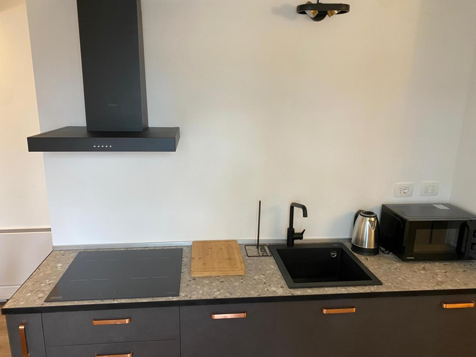 Al Fronte Mare Suites Apartments 穆贾 外观 照片