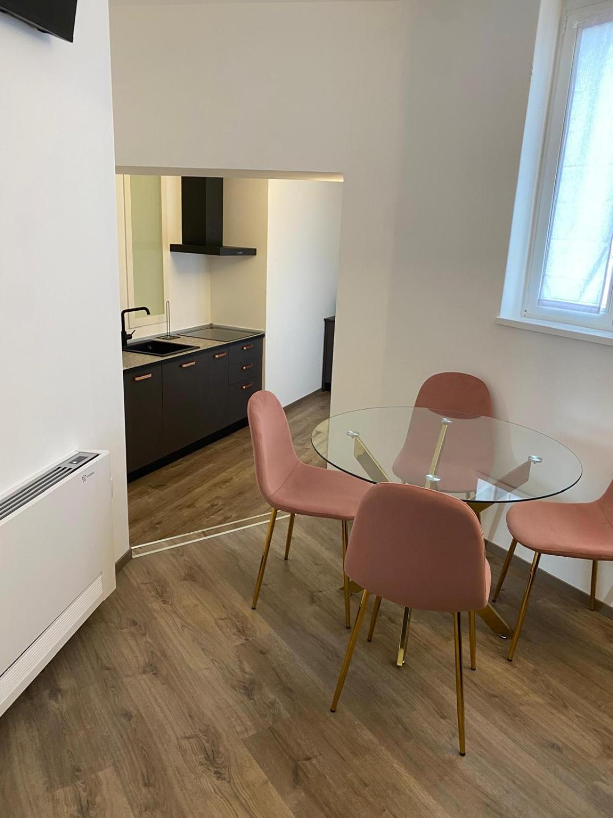 Al Fronte Mare Suites Apartments 穆贾 外观 照片