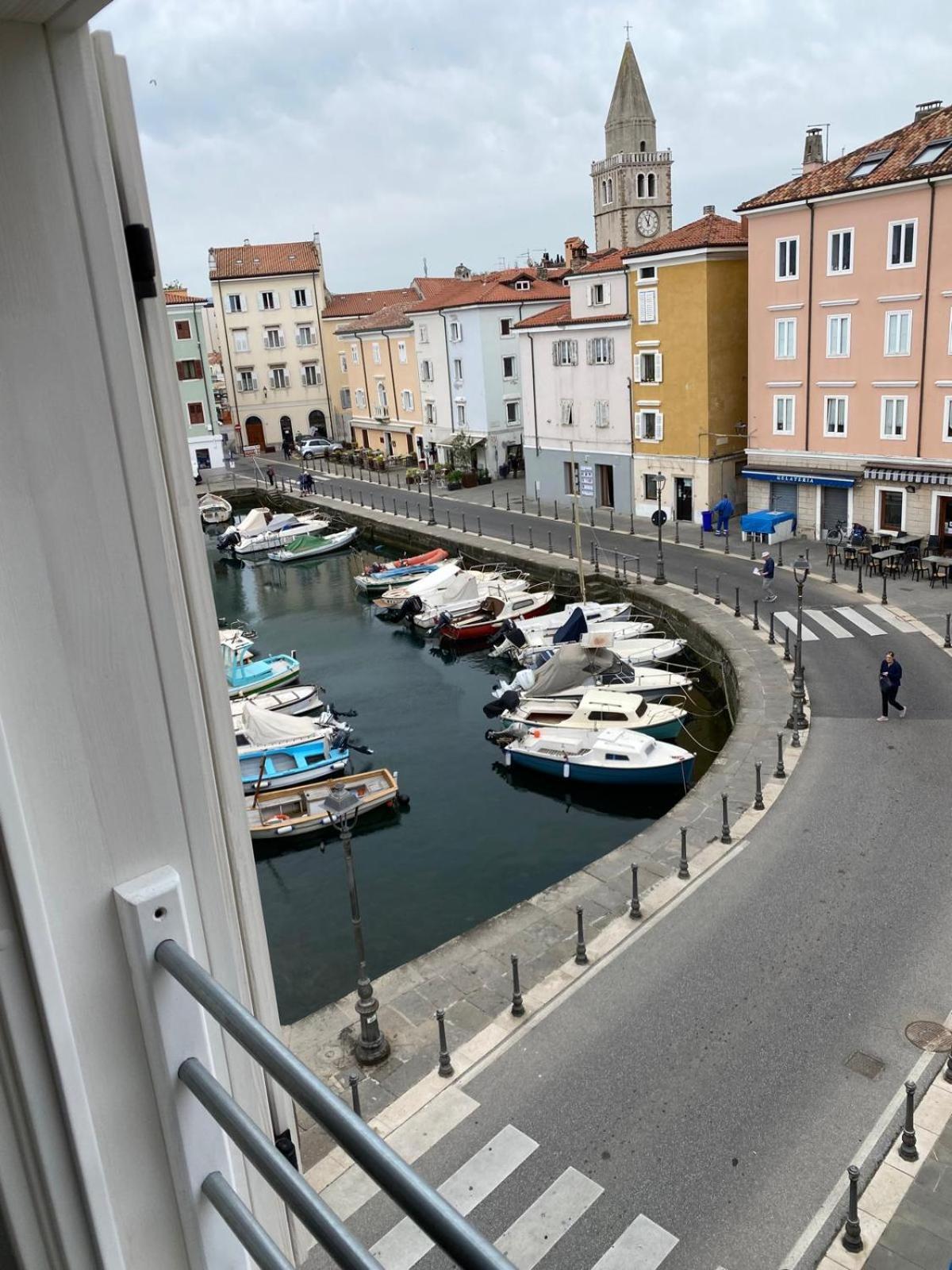 Al Fronte Mare Suites Apartments 穆贾 外观 照片