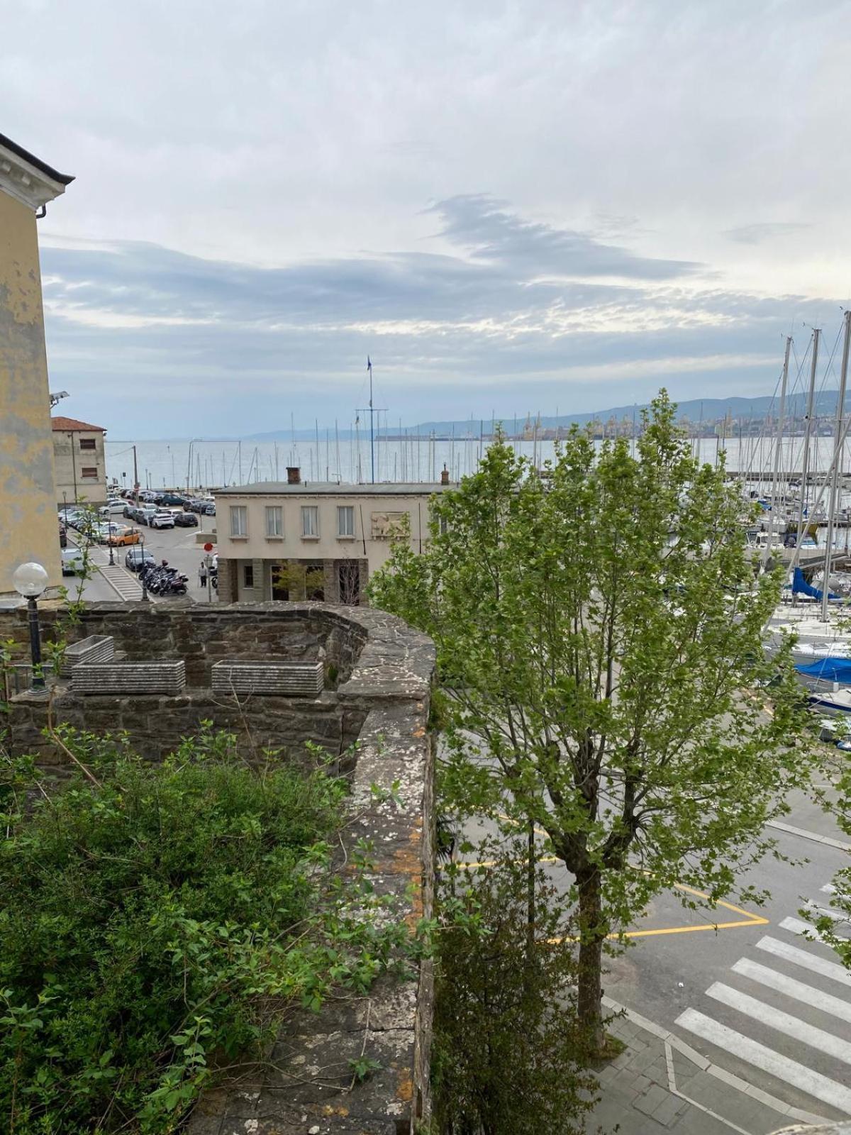 Al Fronte Mare Suites Apartments 穆贾 外观 照片