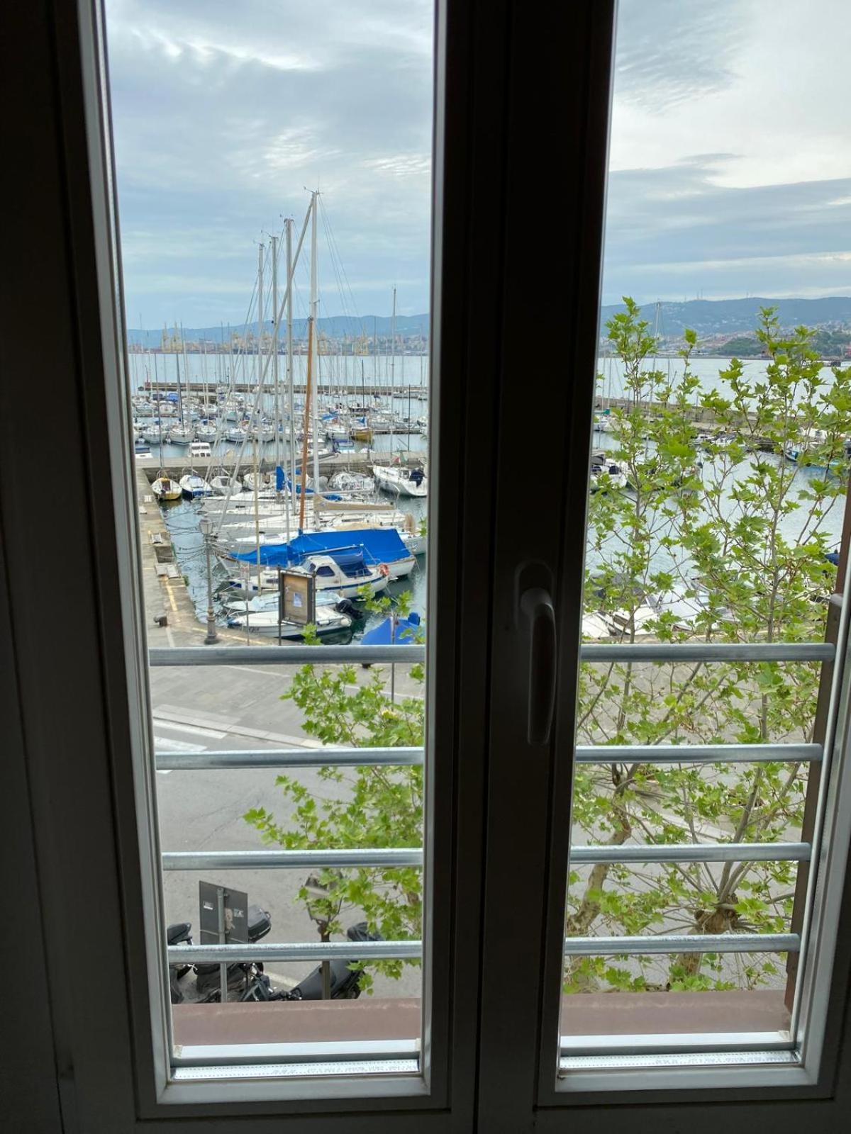 Al Fronte Mare Suites Apartments 穆贾 外观 照片
