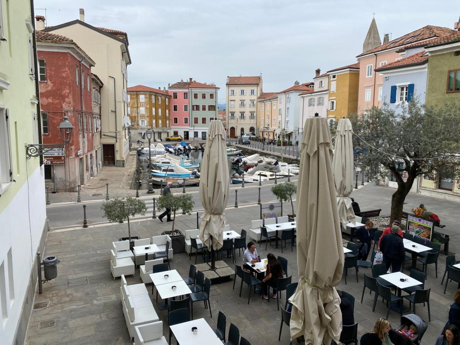 Al Fronte Mare Suites Apartments 穆贾 外观 照片